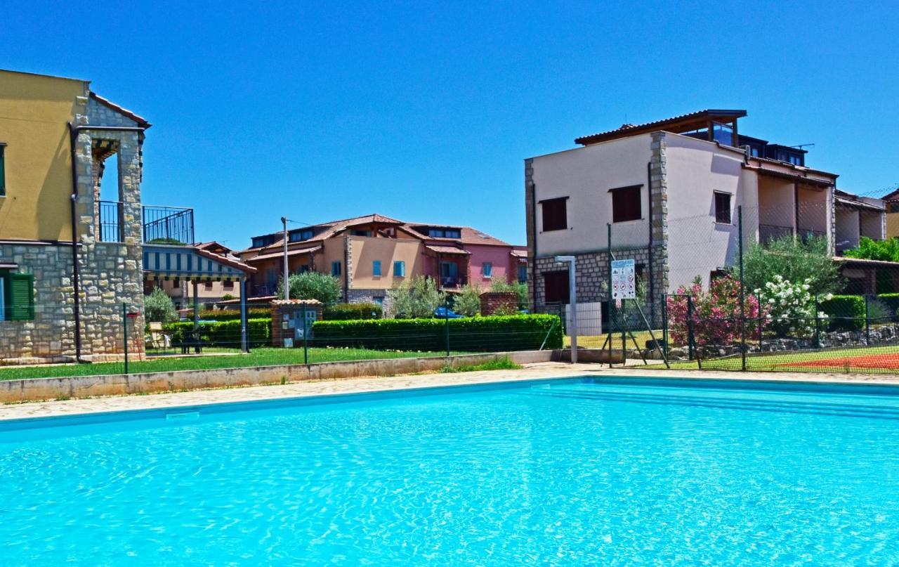 Alavanda Porec - App S Bazenom Екстер'єр фото